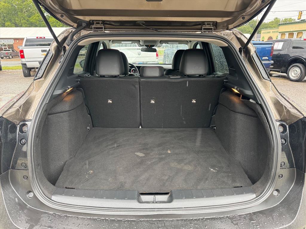Used 2025 Nissan Kicks SR AWD/4WD image 10