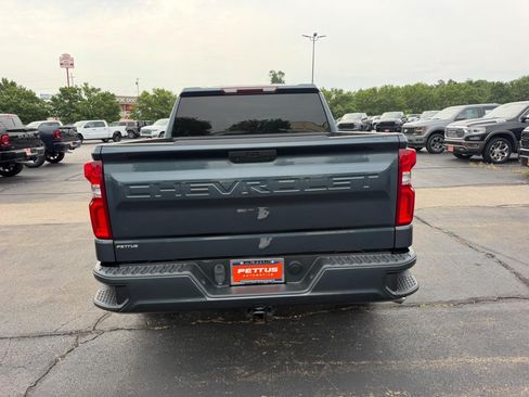 Used 2020 Chevrolet Silverado 1500 Custom w/ Custom Value Package AWD/4WD image 4