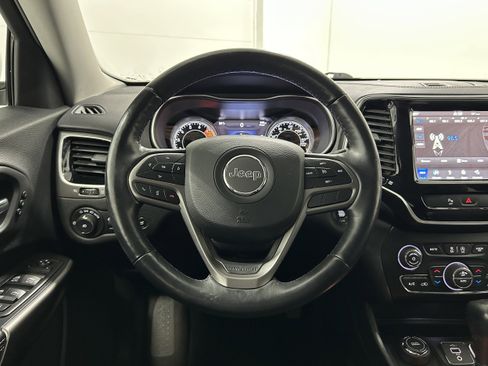 Used 2019 Jeep Cherokee Limited AWD/4WD image 16