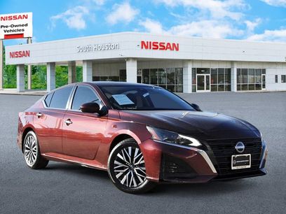 Used 2023 Nissan Altima 2.5 SV w/ SV Premium Package