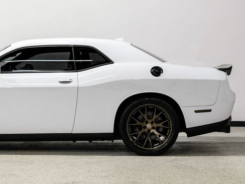 Used 2017 Dodge Challenger R/T Scat Pack RWD image 13