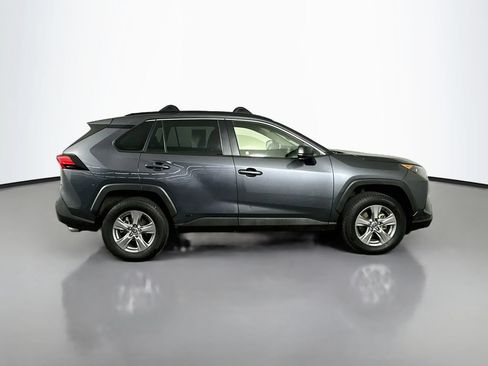 Used 2022 Toyota RAV4 LE AWD/4WD image 9