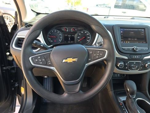 Used 2022 Chevrolet Equinox LS FWD image 15
