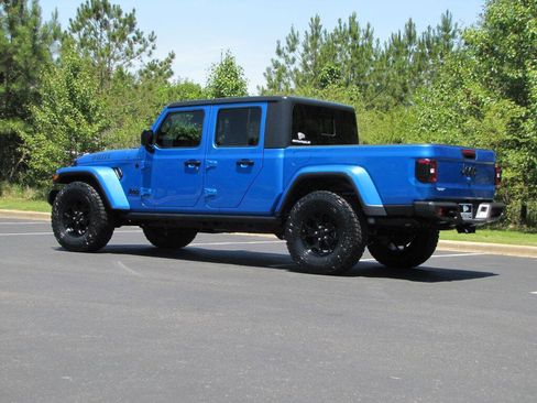 Used 2021 Jeep Gladiator Sport AWD/4WD image 7