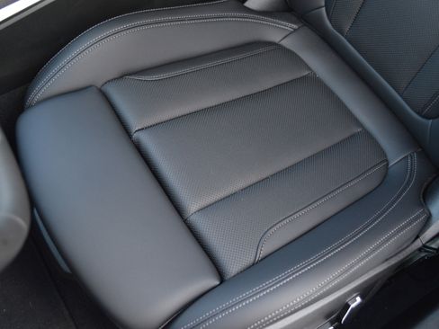 Used 2025 BMW 330i Sedan w/ Convenience Package image 25