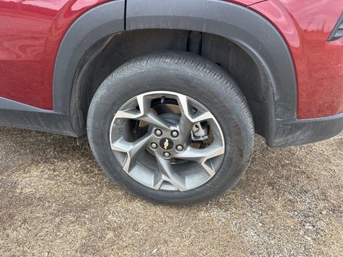 Used 2025 Chevrolet Trax LT image 12