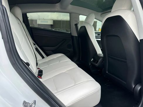 Used 2021 Tesla Model 3 Standard Range Plus image 25