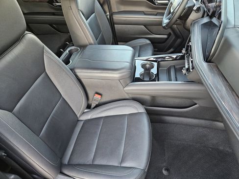 Certified 2025 Chevrolet Tahoe LT AWD/4WD image 18