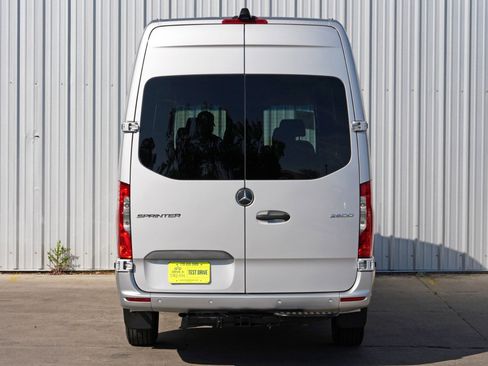 Used 2024 Mercedes-Benz Sprinter 2500 image 11
