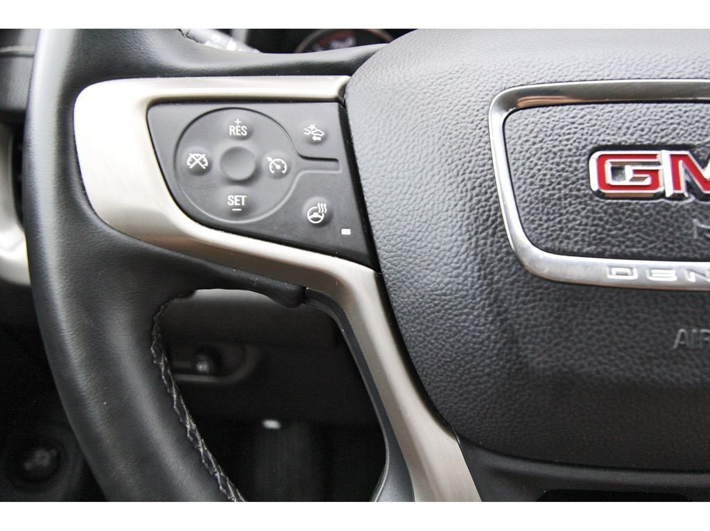Used 2024 GMC Terrain Denali w/ Denali Premium Package AWD/4WD image 15