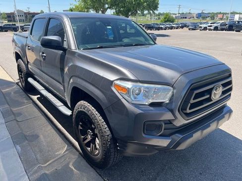 Used 2021 Toyota Tacoma SR w/ SR Convenience Package image 5