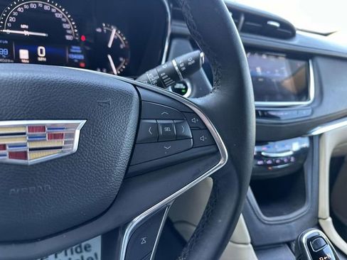 Used 2017 Cadillac XT5 Luxury w/ Driver Awareness Package image 40