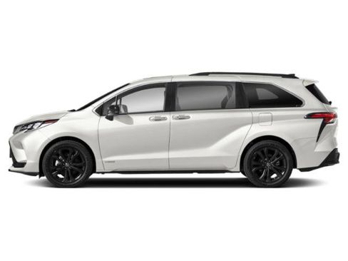 Used 2023 Toyota Sienna XSE w/ XSE Plus Package FWD image 3