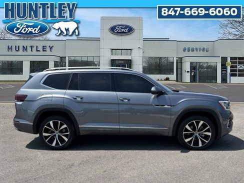 Used 2024 Volkswagen Atlas SEL Premium R-Line image 5