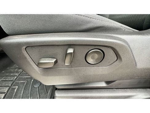 Certified 2024 Chevrolet Silverado 1500 LT w/ Z71 Off-Road Package image 25