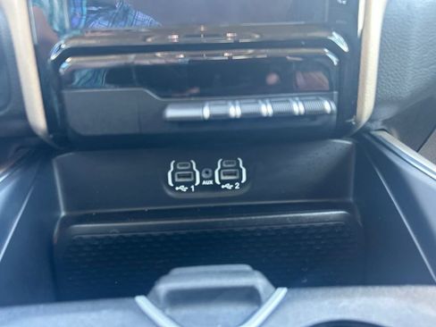 Used 2020 RAM 1500 Laramie AWD/4WD image 15