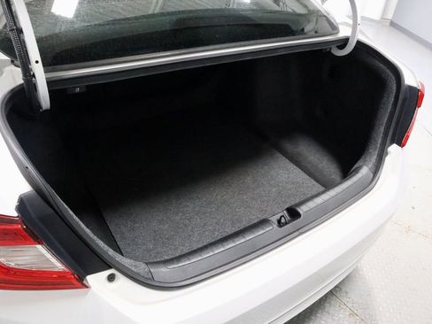 Used 2018 Honda Accord Sport image 13