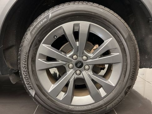 Certified 2021 Ford Explorer XLT w/ Equipment Group 202A image 7