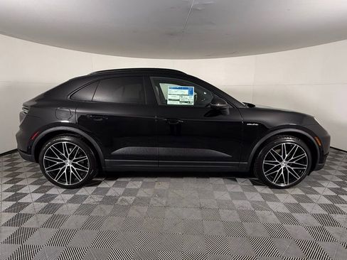 New 2025 Porsche Macan Electric image 8