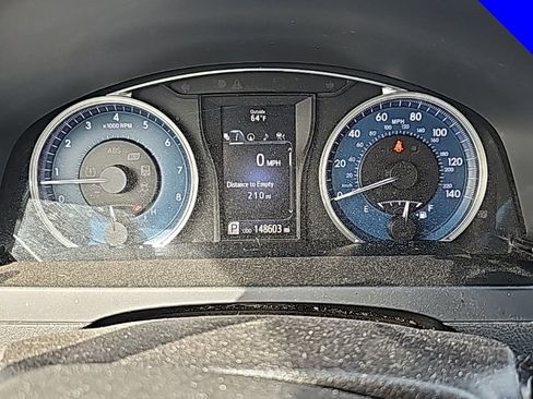 Used 2015 Toyota Camry XLE w/ Advanced Technology Package image 3