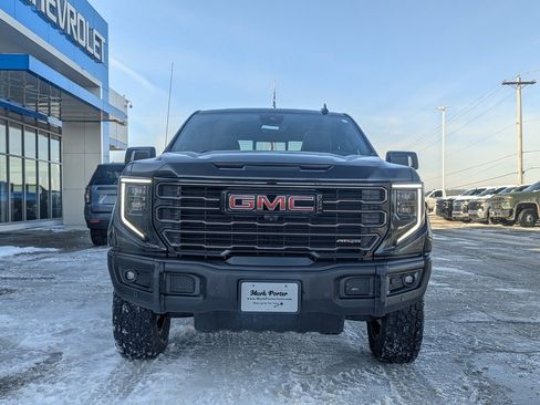 Used 2024 GMC Sierra 1500 AT4X image 11