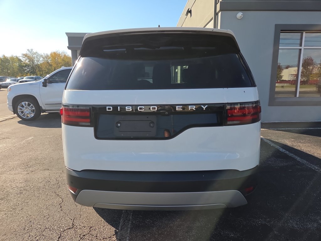 Used 2024 Land Rover Discovery S AWD/4WD image 6