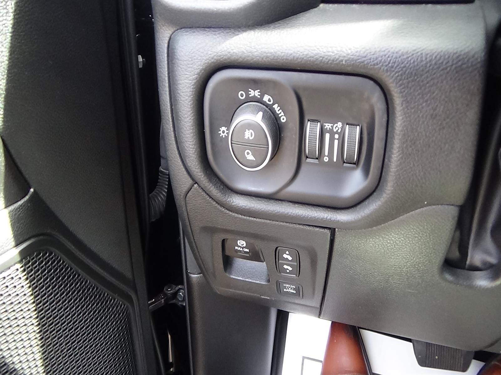 Used 2025 RAM 1500 Big Horn AWD/4WD image 23
