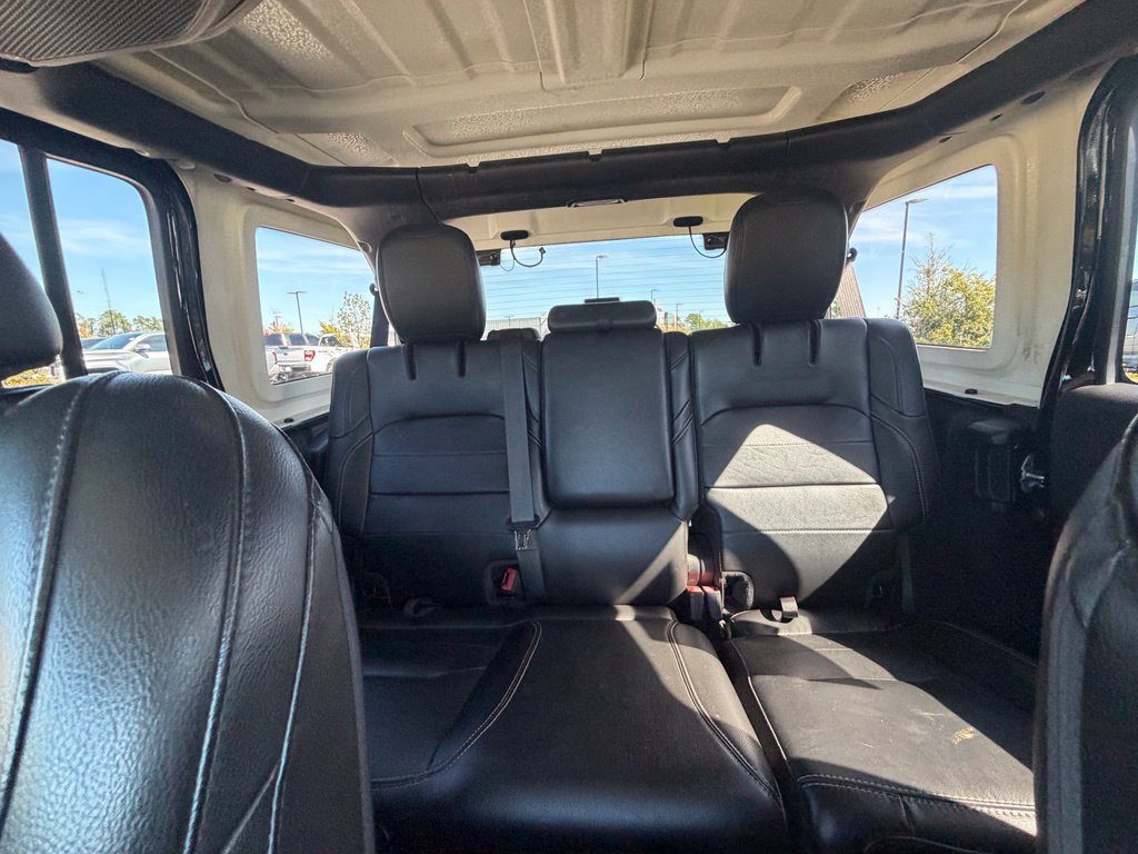 Used 2022 Jeep Wrangler Unlimited Sahara AWD/4WD image 36