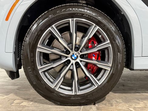 Used 2026 BMW X6 xDrive40i w/ Climate Comfort Package AWD/4WD image 9