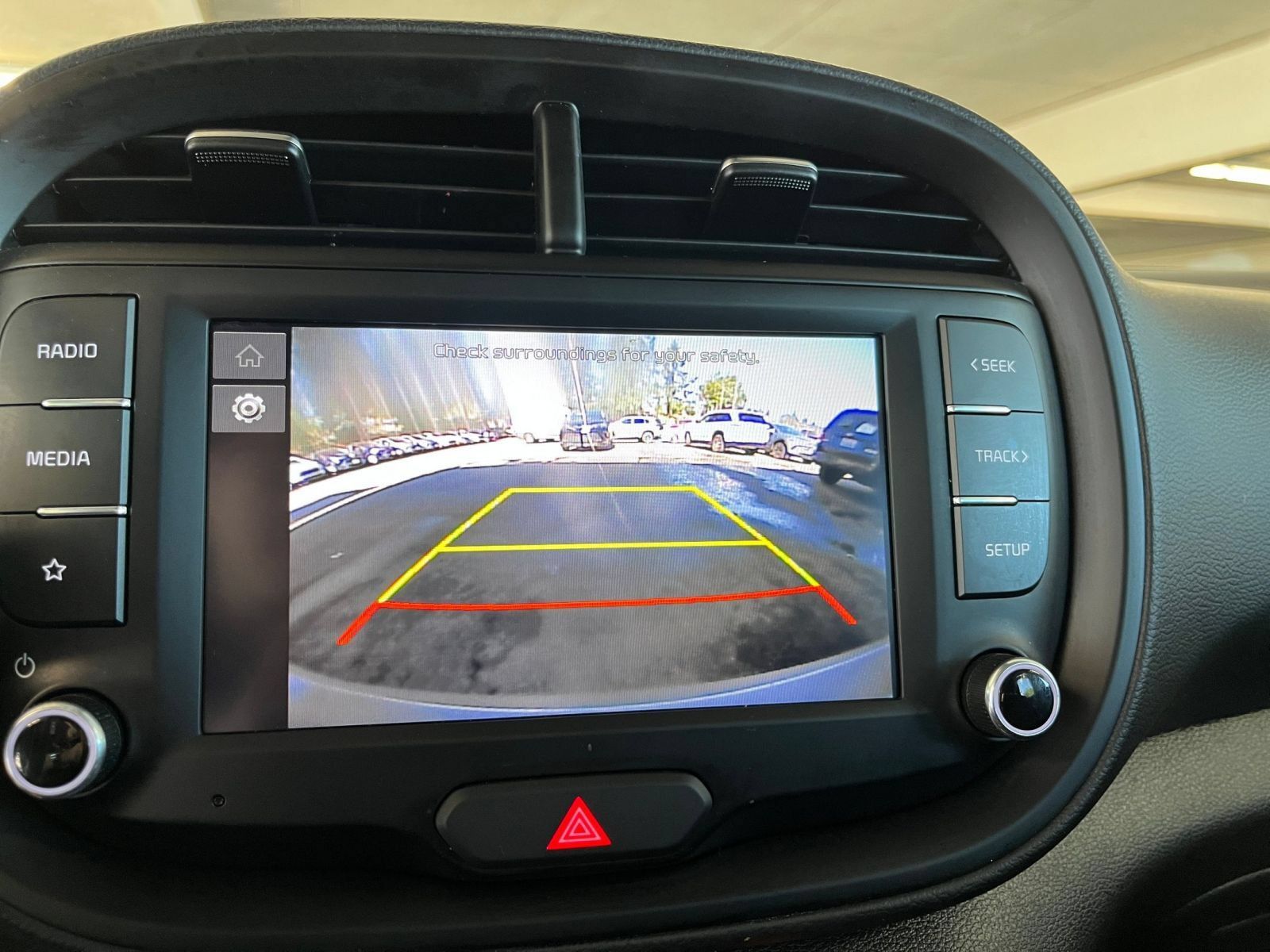 Used 2025 Kia Soul LX w/ LX Technology Package FWD image 24