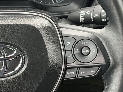 Certified 2025 Toyota Corolla Cross LE image 13