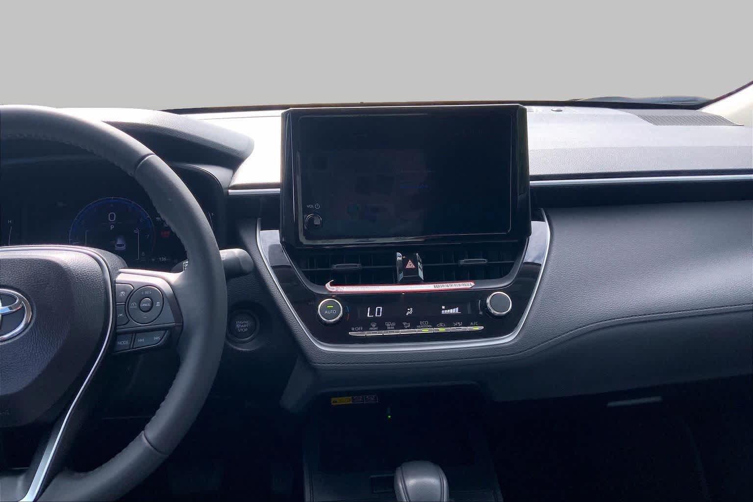 Used 2026 Toyota Corolla Cross LE FWD image 7