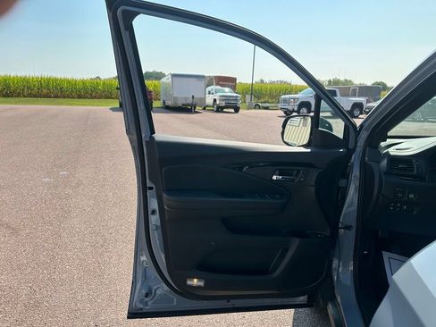 Used 2022 Honda Pilot Black Edition image 11