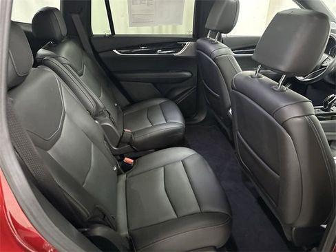 Used 2025 Cadillac XT6 Premium Luxury image 18
