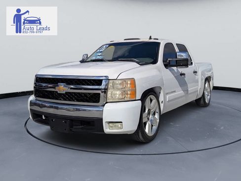 Used 2007 Chevrolet Silverado 1500 LT w/ Texas Edition image 3