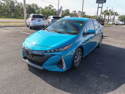Used 2021 Toyota Prius Prime LE FWD image 3