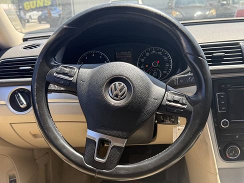 Used 2013 Volkswagen Passat 2.5 SE FWD image 25