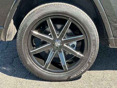 Used 2022 Jeep Grand Cherokee Laredo X AWD/4WD image 27