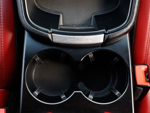 Used 2023 Porsche Macan GTS image 47