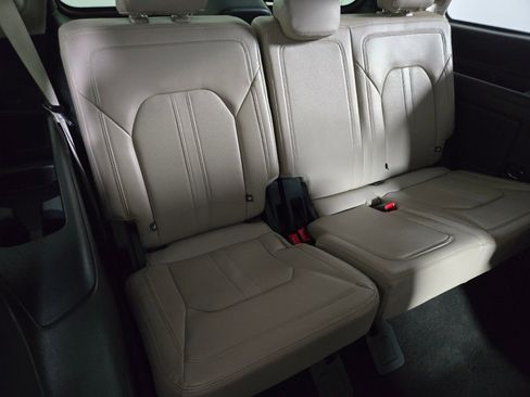 Used 2023 Ford Expedition Limited image 18