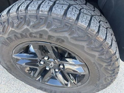 Used 2024 Chevrolet Silverado 1500 LT Trail Boss w/ LT Trail Boss Premium Package image 13