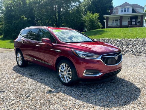 Used 2019 Buick Enclave Premium w/ Experience Buick Package image 8