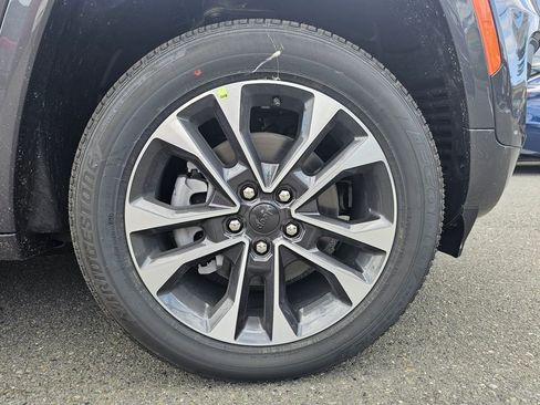 New 2024 Jeep Grand Cherokee L Overland w/ Advanced Protech Group III image 10