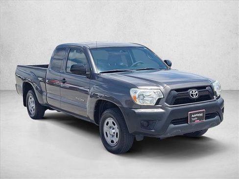 Used 2015 Toyota Tacoma 2WD Access Cab w/ Convenience Package image 3