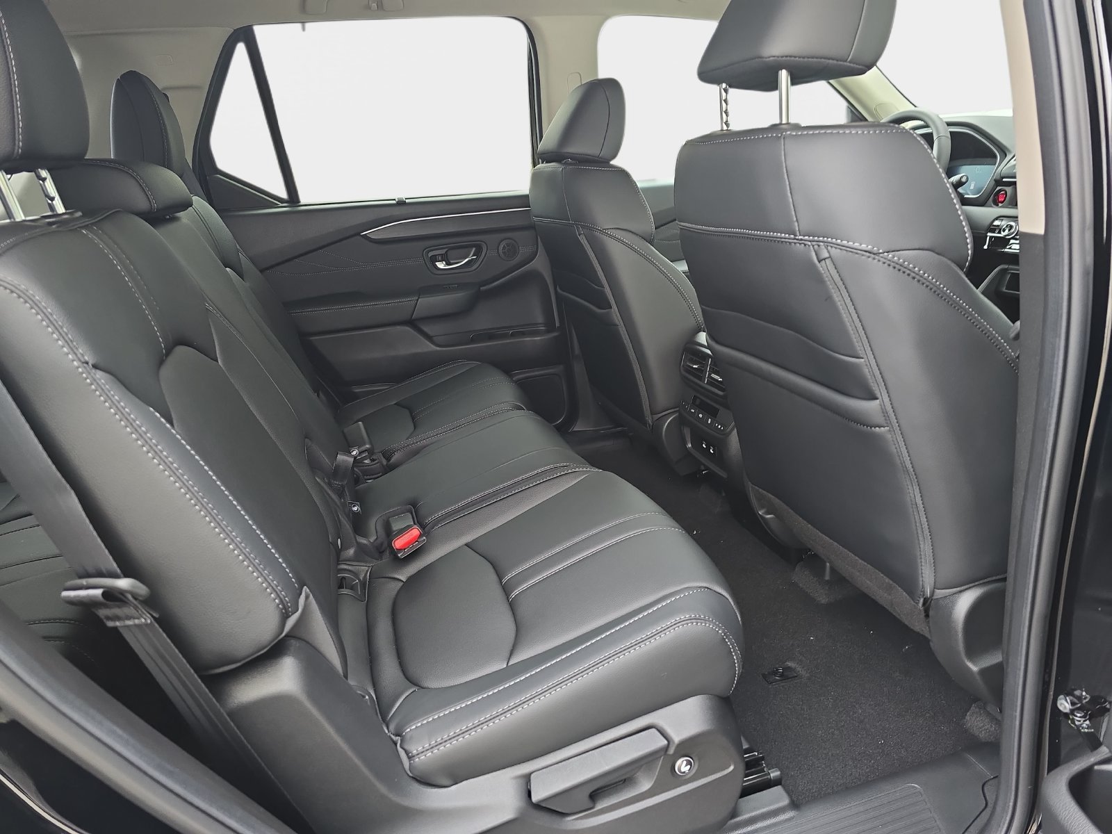 New 2026 Honda Pilot Touring image 11