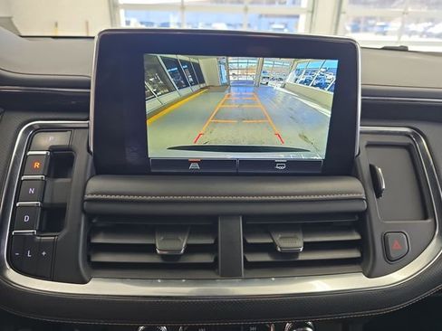 Used 2022 GMC Yukon XL AT4 image 17