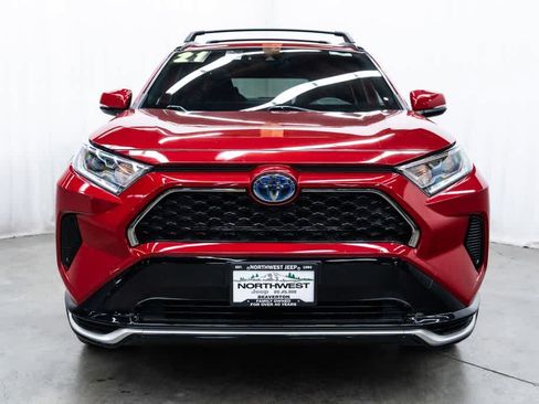 Used 2021 Toyota RAV4 SE w/ Weather & Moonroof Package AWD/4WD image 2