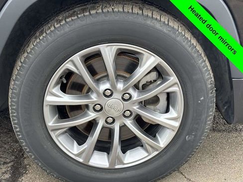 Used 2019 Jeep Cherokee Latitude Plus image 31