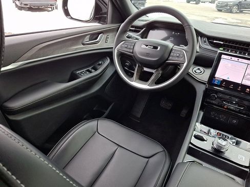 New 2025 Jeep Grand Cherokee Limited AWD/4WD image 10