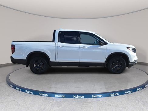 New 2026 Honda Ridgeline Black Edition image 4